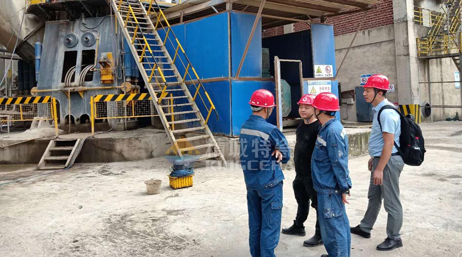 31399金沙娱场城特瓷赴四川某水泥厂现场勘探以及手艺交流