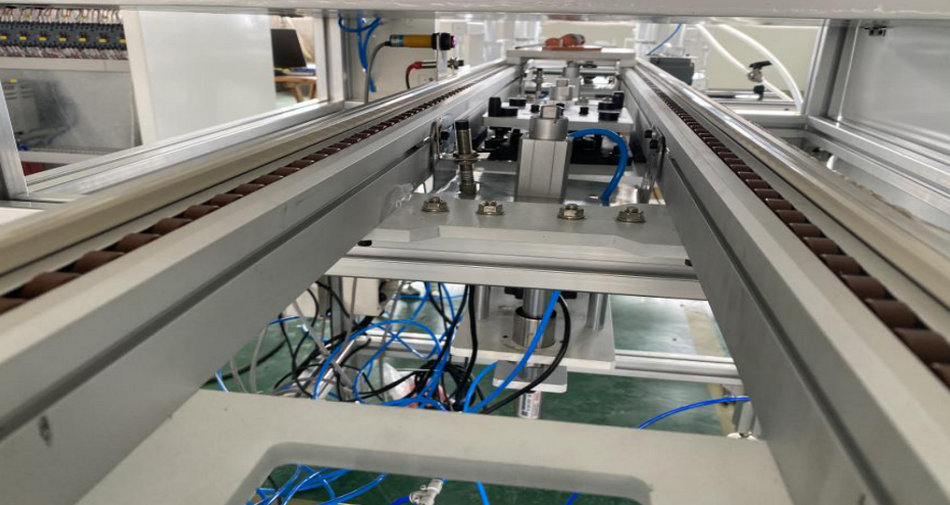 31399金沙娱场城特瓷陶瓷橡胶复合衬板硫化喷胶线