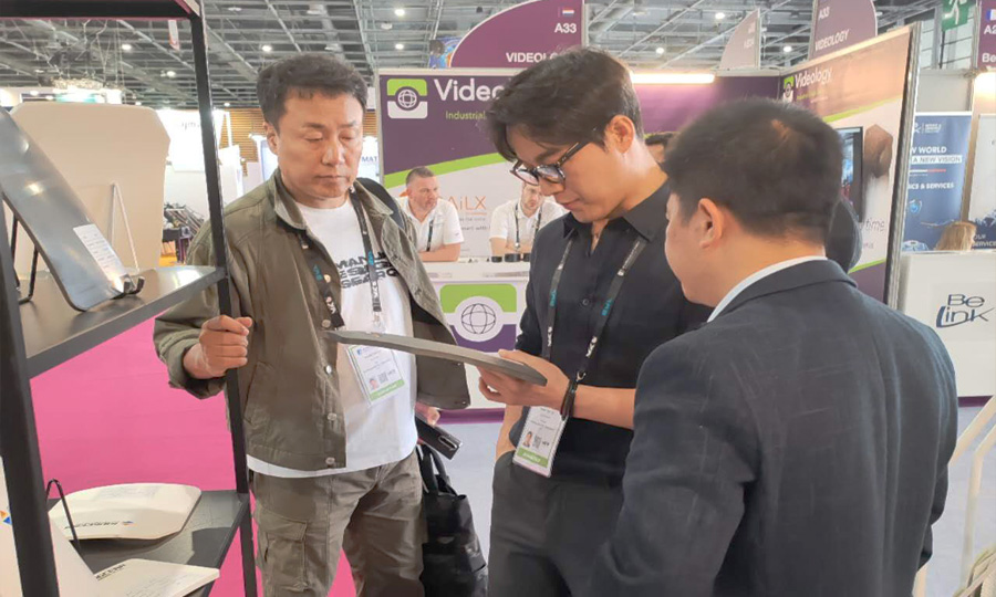 湖南31399金沙娱场城携最新防弹产品亮相法国欧洲国际防务展