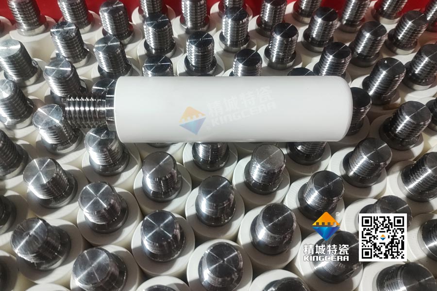 离别金属污染与断裂：：纯陶瓷棒钉助力锂电砂磨机棒钉优化升级